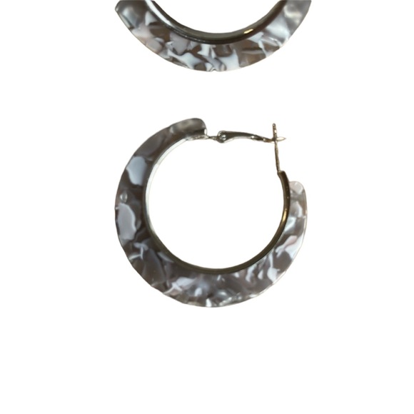 Gray Marbled Hoop Earrings - Picture 3 of 5
